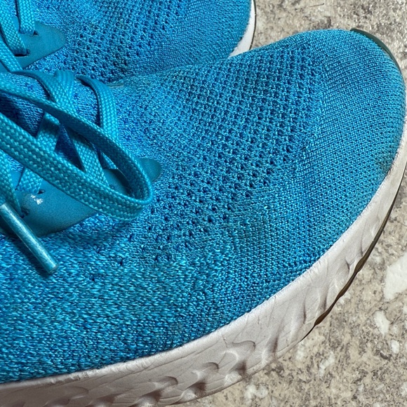 Nike Men’s 10 Epic React Flyknit
Colorway: Blue Glow/White-Photo Blue-Volt Glow - Picture 10 of 11